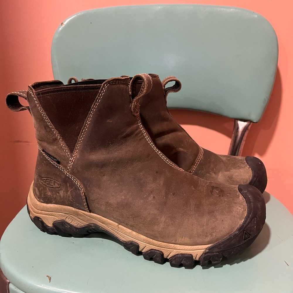KEEN women’s Brown Ankle Boots
